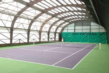 Tennis Club Paris 16 - Tennis Ribera  Le tennis Club couvert du 16ème  arrondissement.